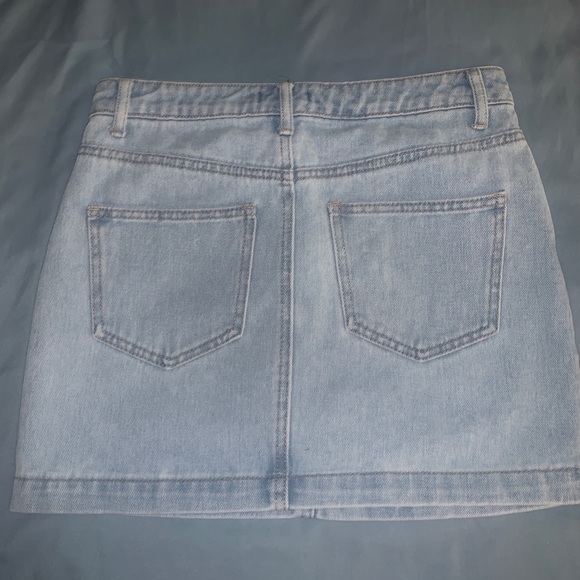 Light jean skirt - Picture 2 of 2